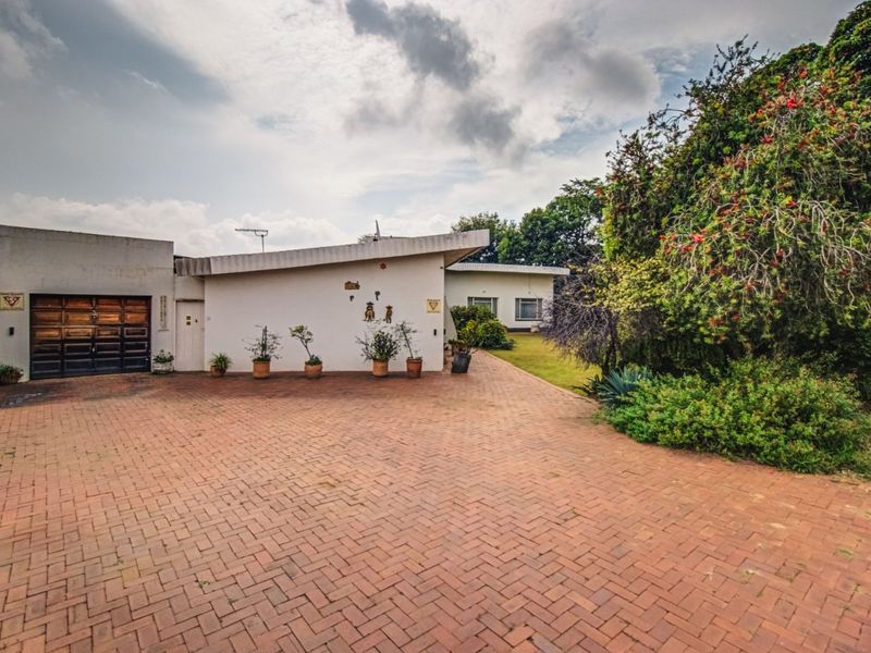 A VINTAGE GEM WITH ROOM TO GROW - Photo 3