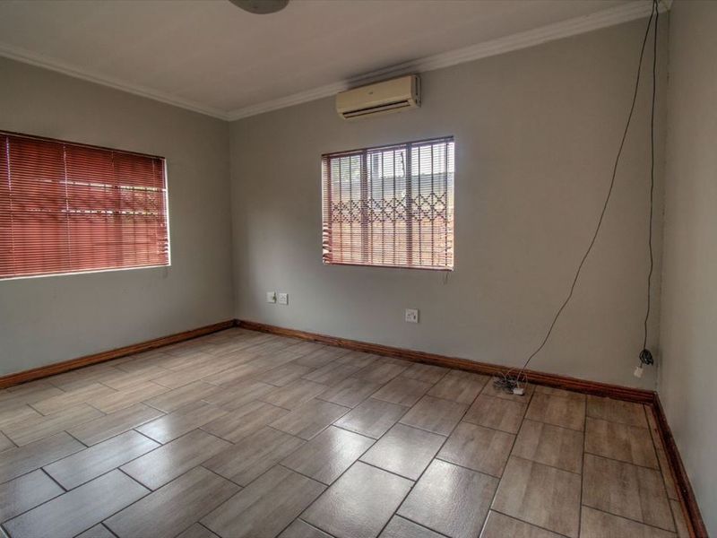 THE PERFECT BUSINESS PREMISES! - Photo 10