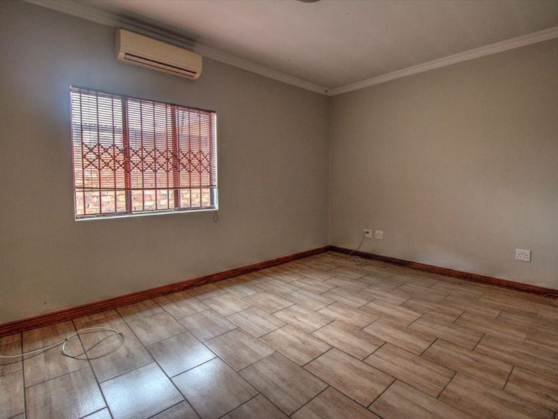 THE PERFECT BUSINESS PREMISES! - Photo 9