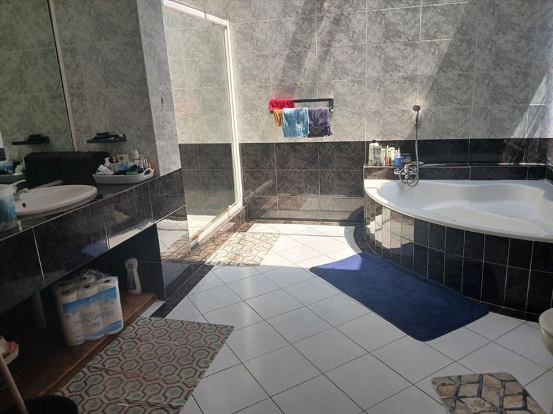 FAMILY LIVING WITH STYLE IN TERENURE - Photo 10