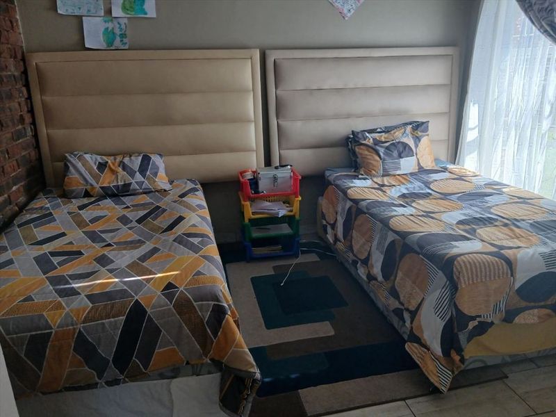 FAMILY LIVING WITH STYLE IN TERENURE - Photo 7