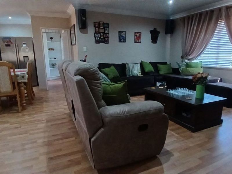 Kempton Park Comfort Meets Modern Living   - Photo 7