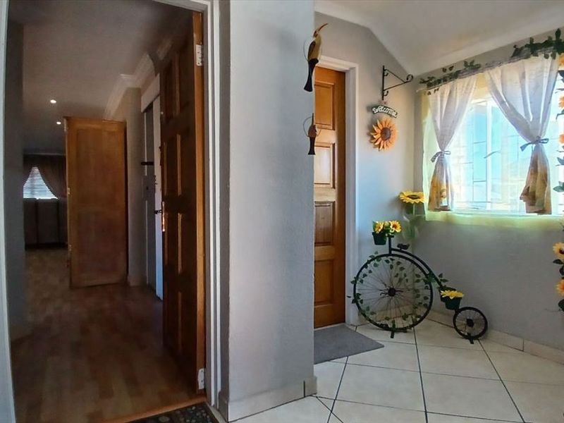 Kempton Park Comfort Meets Modern Living   - Photo 9