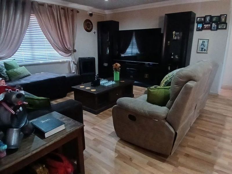 Kempton Park Comfort Meets Modern Living   - Photo 6