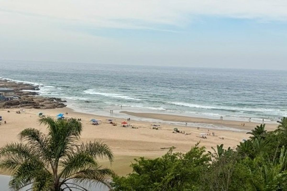 Stylish Coastal Living With Exceptional Sea And Beach Views at Laguna La Crete - Photo 5