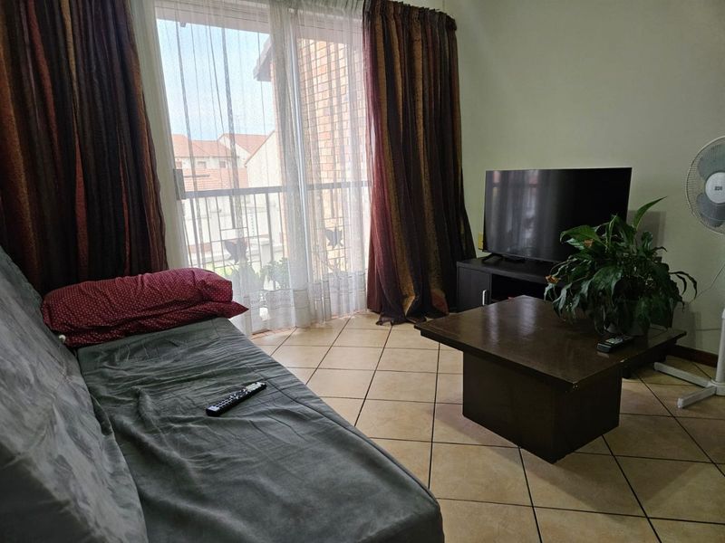 Modern 2-Bedroom Apartment in Secure Eco Park Estate  - Photo 10