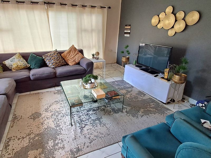 LOCATION!! Location is the Key! Calling all investors/companies for this centrally situated property in popular Berea in East London. - Photo 5