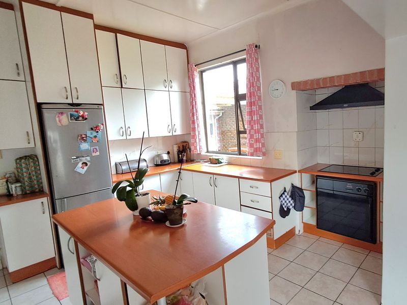 LOCATION!! Location is the Key! Calling all investors/companies for this centrally situated property in popular Berea in East London. - Photo 9