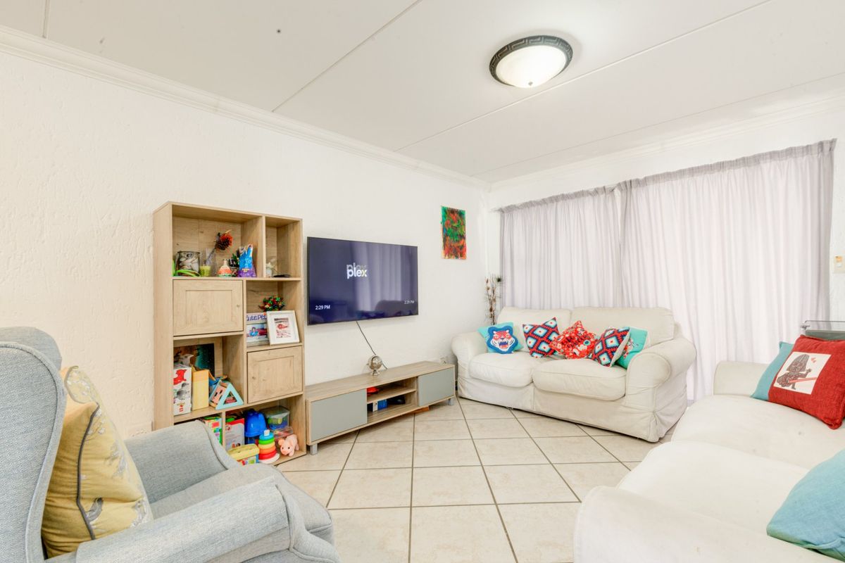 98m2 2 Bedroom Apartment in Boomed Off Road - Photo 2