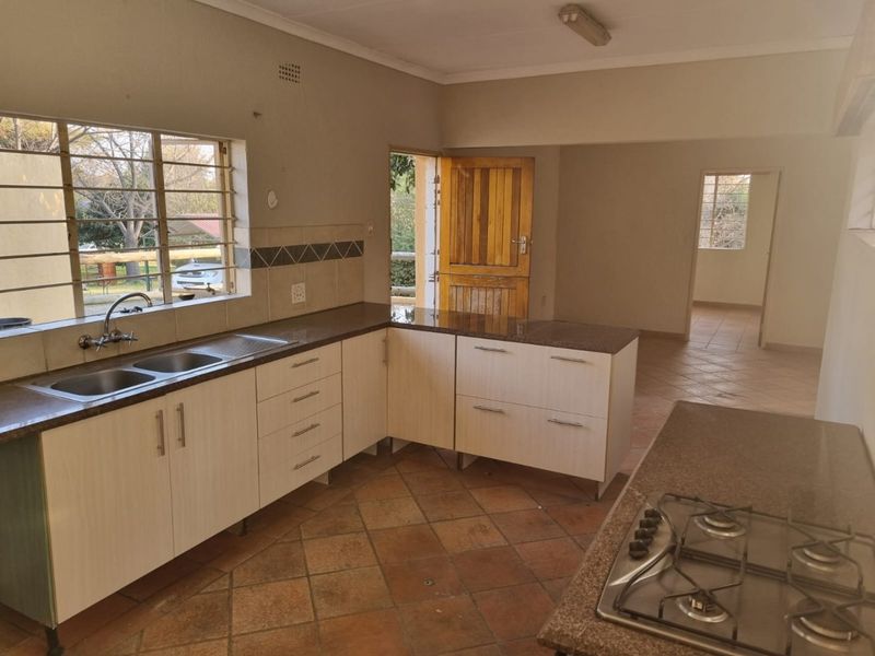 2 Bedroom 1 Bathroom Cottage for Rent. - Photo 3