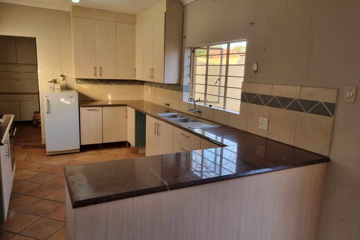 2 Bedroom 1 Bathroom Cottage for Rent. - Photo 2