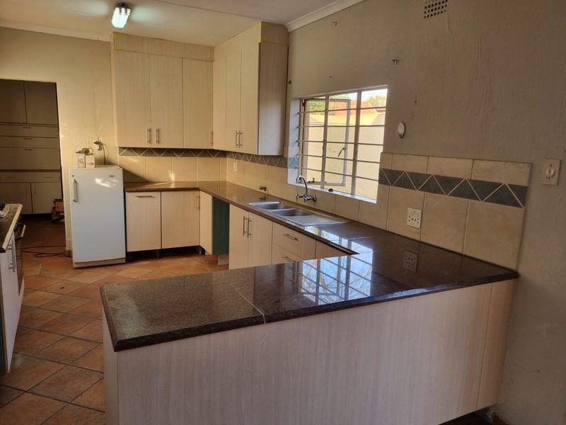 2 Bedroom 1 Bathroom Cottage for Rent. - Photo 2