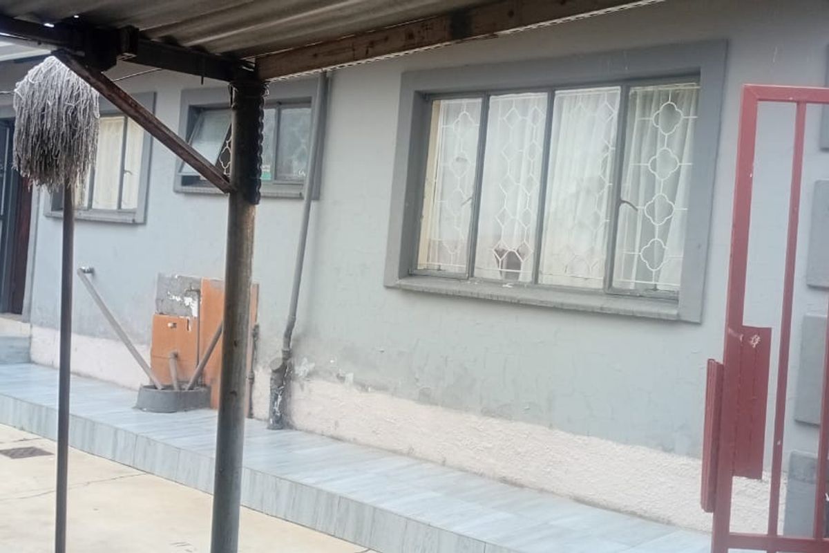 2 Bed House in Soshanguve Aa for Sale - Photo 2