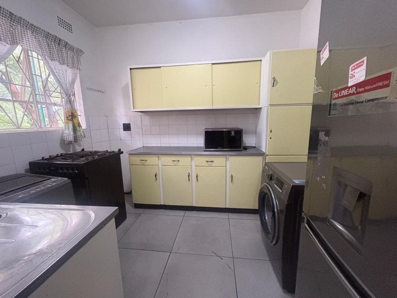 1 Bed, One Bath Spacious Apartment in the Heart of Windsor East - Photo 5