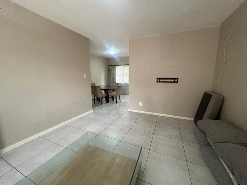 1 Bed, One Bath Spacious Apartment in the Heart of Windsor East - Photo 8