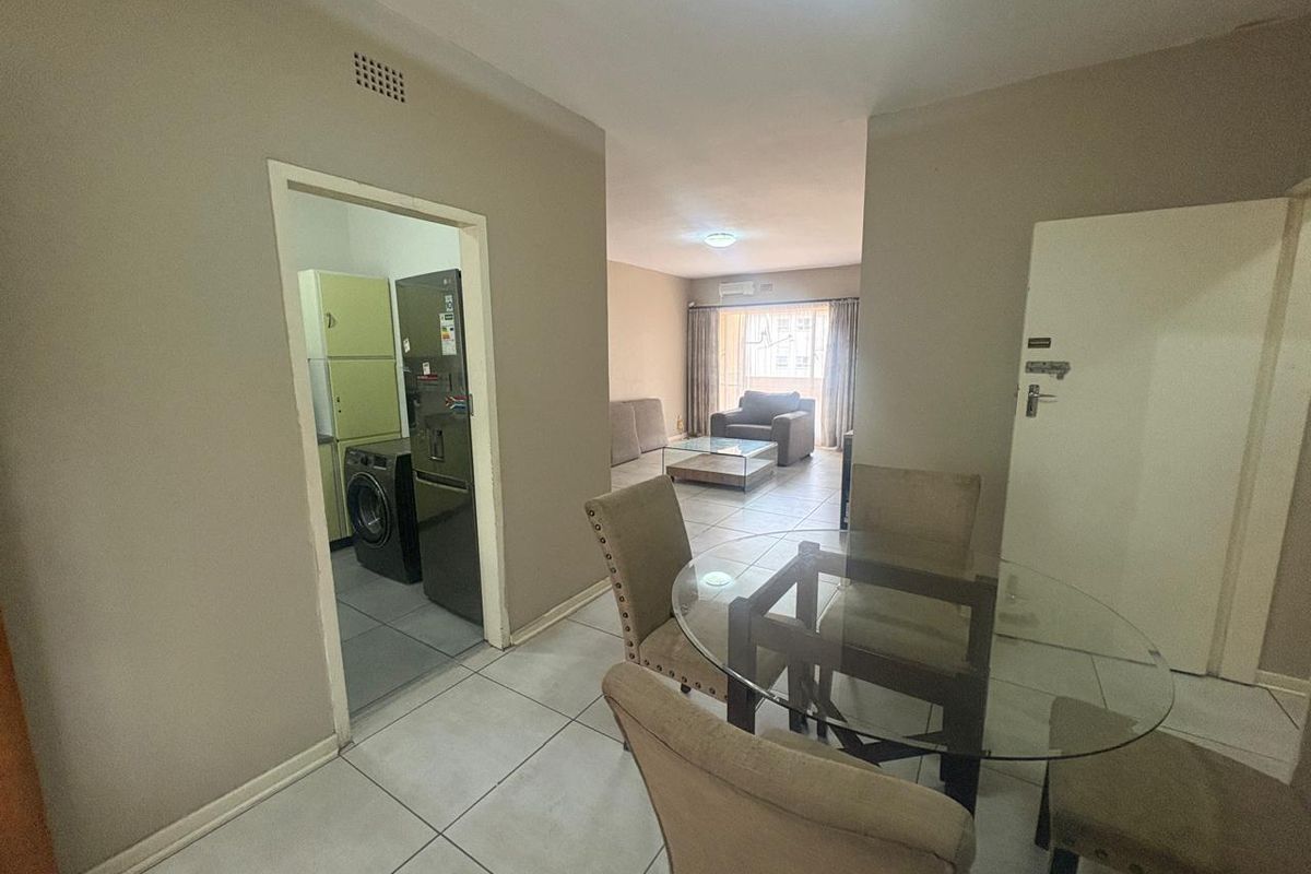 1 Bed, One Bath Spacious Apartment in the Heart of Windsor East - Photo 4