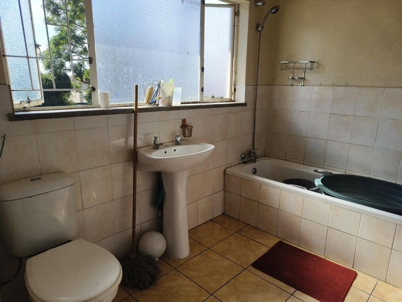 Charming Edenvale Townhouse with Fibre Access - Photo 8