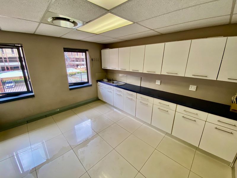Prime Office Space To Let In Menlyn - Photo 5
