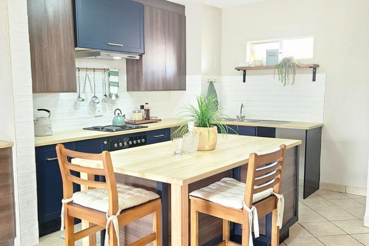 BEAUTIFUL NEWLY RENOVATED 2 BEDROOM UNIT TO RENT IN NOORDHANG!!! - Photo 2