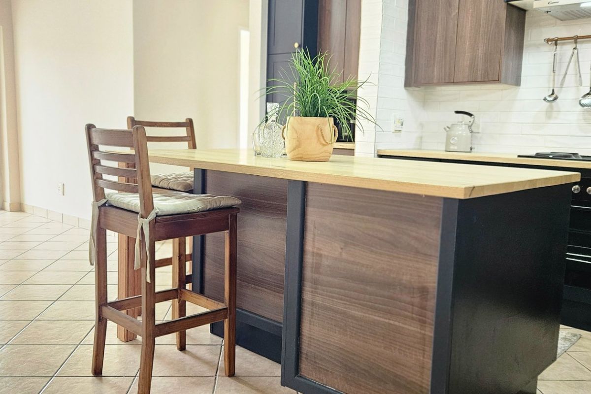 BEAUTIFUL NEWLY RENOVATED 2 BEDROOM UNIT TO RENT IN NOORDHANG!!! - Photo 4