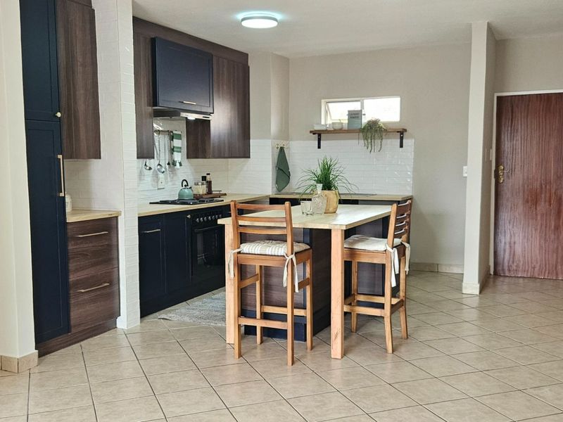 BEAUTIFUL NEWLY RENOVATED 2 BEDROOM UNIT TO RENT IN NOORDHANG!!! - Photo 3