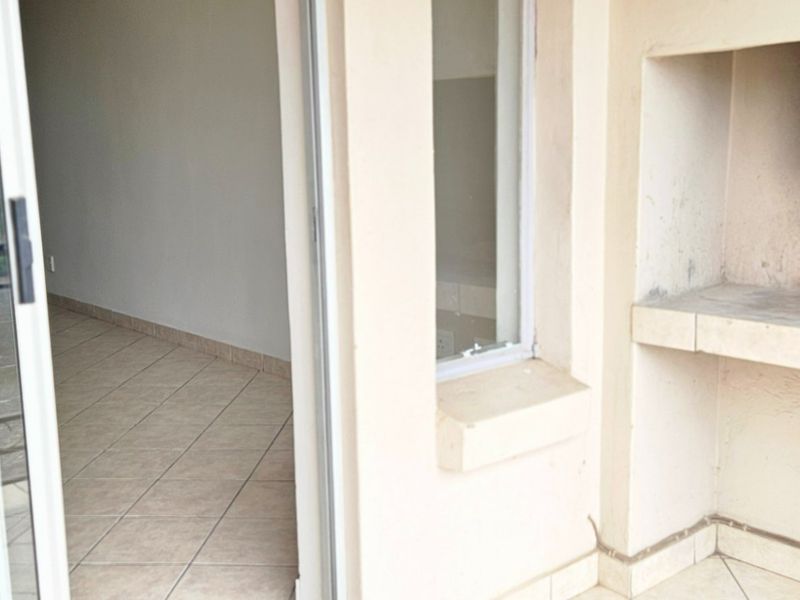 BEAUTIFUL NEWLY RENOVATED 2 BEDROOM UNIT TO RENT IN NOORDHANG!!! - Photo 9