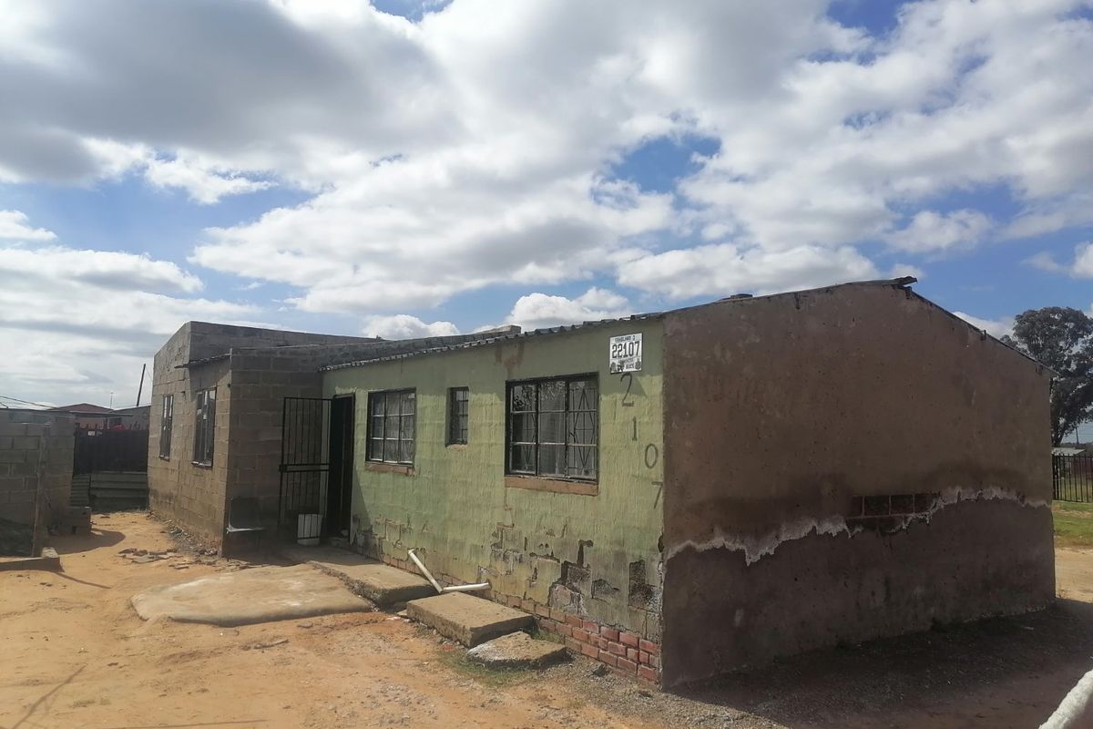 Lovely 3 bedroom House for sale in Bergman, Bloemfontein - Photo 2