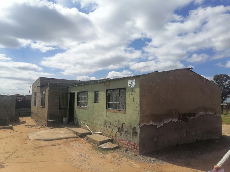 Lovely 3 bedroom House for sale in Bergman, Bloemfontein - Photo 2