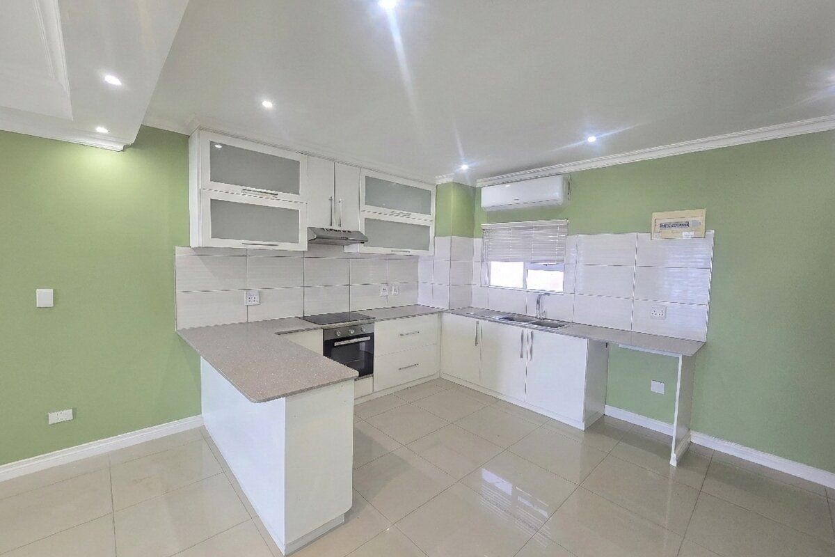 Coastal Living With Uninterrupted Sea View In La Mercy, KZN - Photo 3