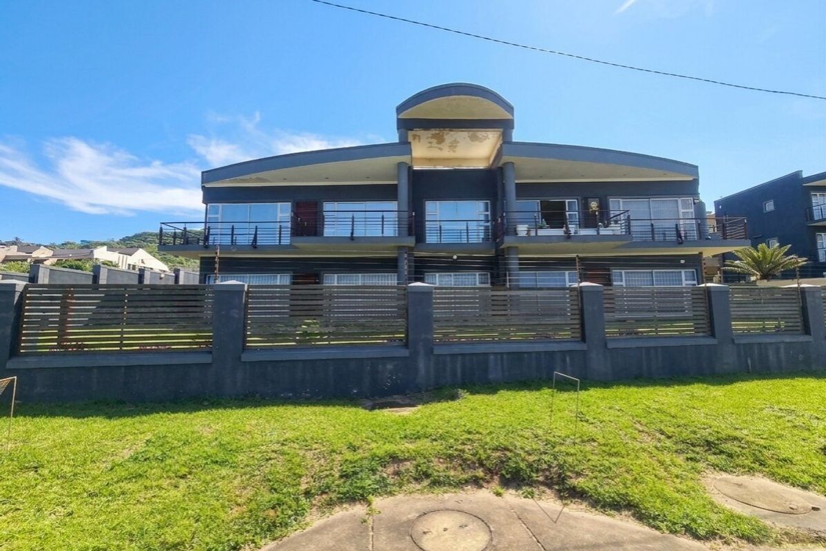 Coastal Living With Uninterrupted Sea View In La Mercy, KZN - Photo 2