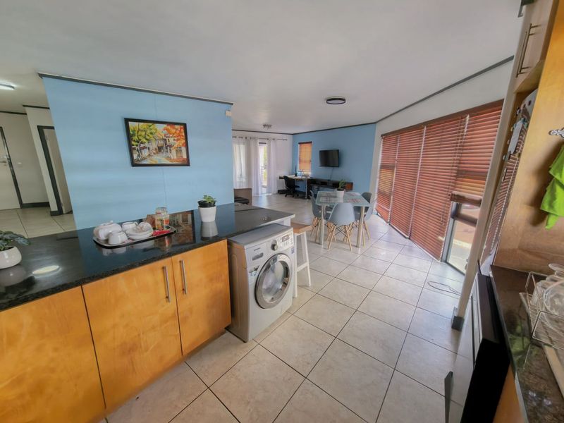 Boutique Coastal Living | Spacious 1-Bedroom with Balcony in Sea Point - Photo 10