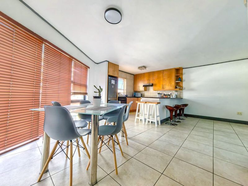 Boutique Coastal Living | Spacious 1-Bedroom with Balcony in Sea Point - Photo 9