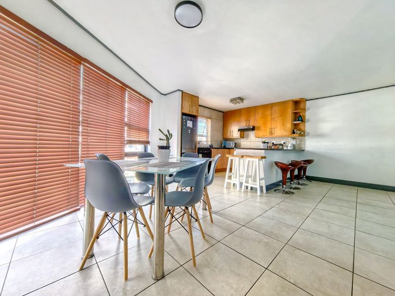 Boutique Coastal Living | Spacious 1-Bedroom with Balcony in Sea Point - Photo 8