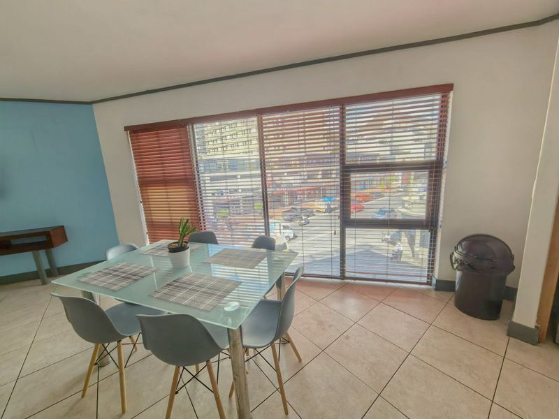 Boutique Coastal Living | Spacious 1-Bedroom with Balcony in Sea Point - Photo 8