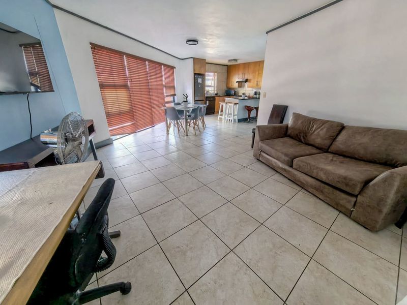 Boutique Coastal Living | Spacious 1-Bedroom with Balcony in Sea Point - Photo 6