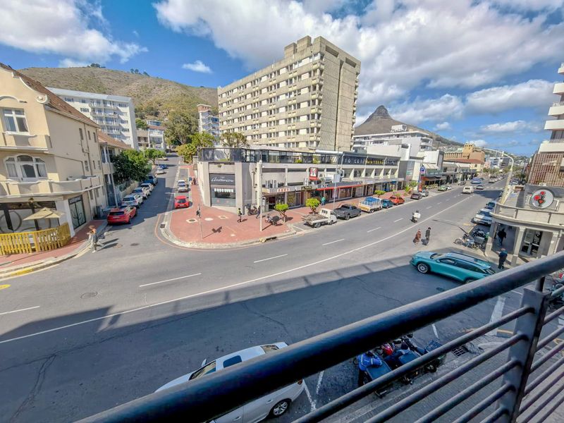 Boutique Coastal Living | Spacious 1-Bedroom with Balcony in Sea Point - Photo 1