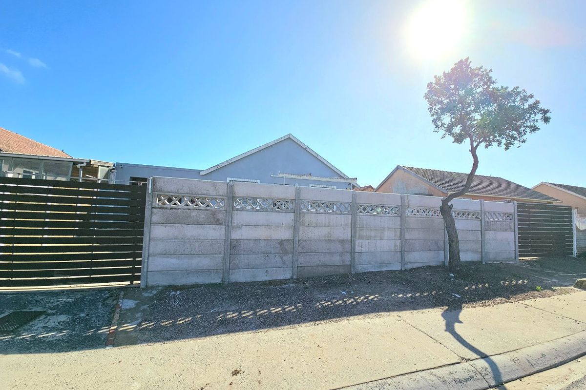 THREE BEDROOM HOUSE WITH GRANNY FLAT ON A 402 SQUARE METRE PLOT - Photo 2