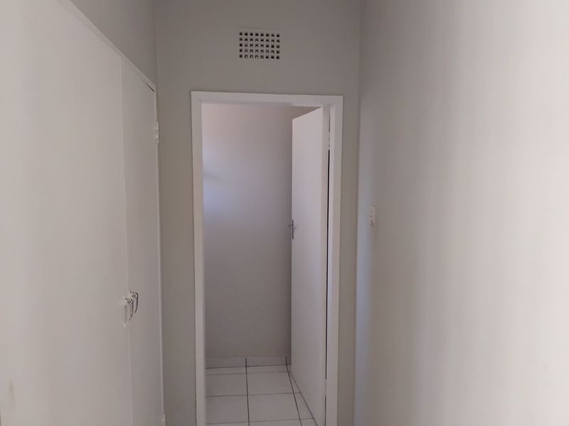 Charming Duplex Townhouse with Private Garden & Extra Space! - Photo 3