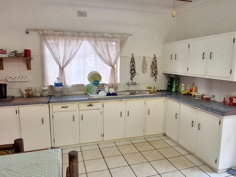 FAMILY 3 BED HOUSE IN MOUNTAIN VIEW FOR SALE  - Photo 8