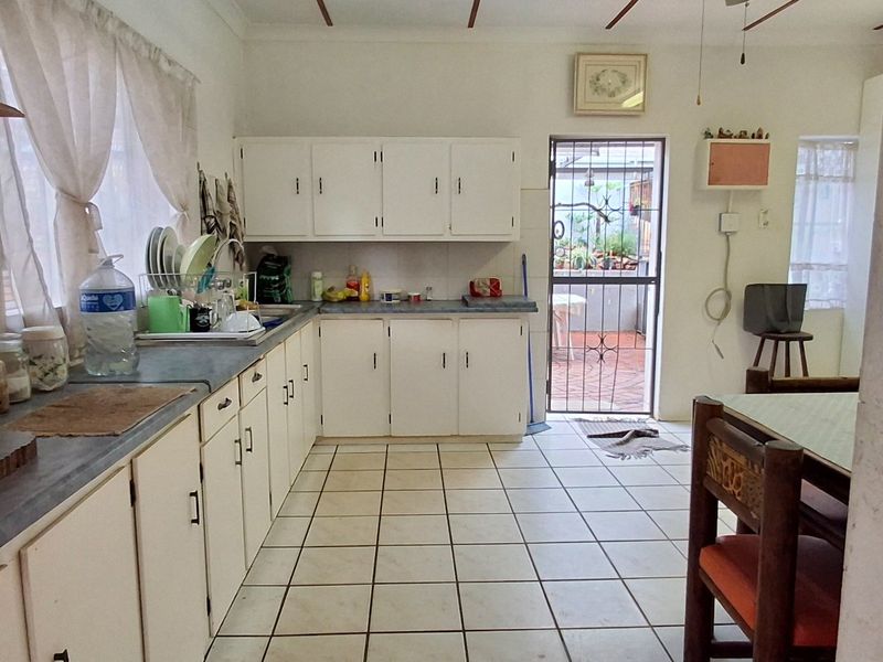 FAMILY 3 BED HOUSE IN MOUNTAIN VIEW FOR SALE  - Photo 10