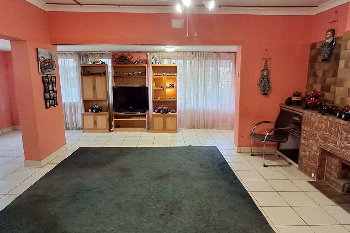 FAMILY 3 BED HOUSE IN MOUNTAIN VIEW FOR SALE  - Photo 4