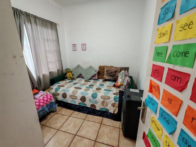 Excellent Investment Opportunity in Eden Glen – Neat 2-Bedroom Upstairs Unit - Photo 6