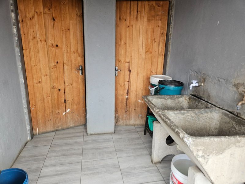 Exceptional Investment Opportunity 16 Rooms Property for Sale in Tembisa - Photo 5