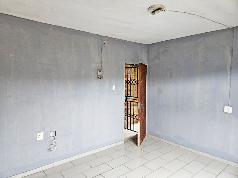 Exceptional Investment Opportunity 16 Rooms Property for Sale in Tembisa - Photo 2