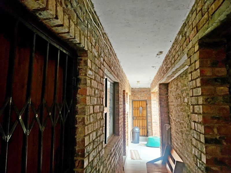 Exceptional Investment Opportunity 16 Rooms Property for Sale in Tembisa - Photo 4
