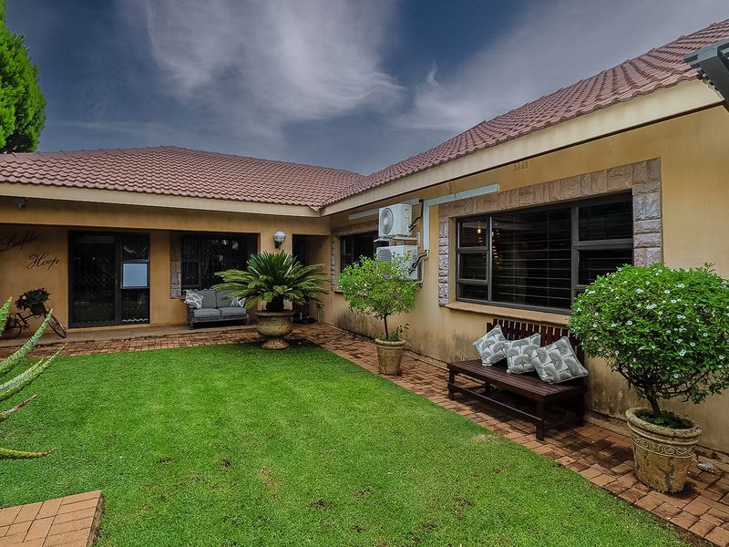 A Move-In-Ready MASTERPIECE Designed for Exceptional Family Living - Photo 6