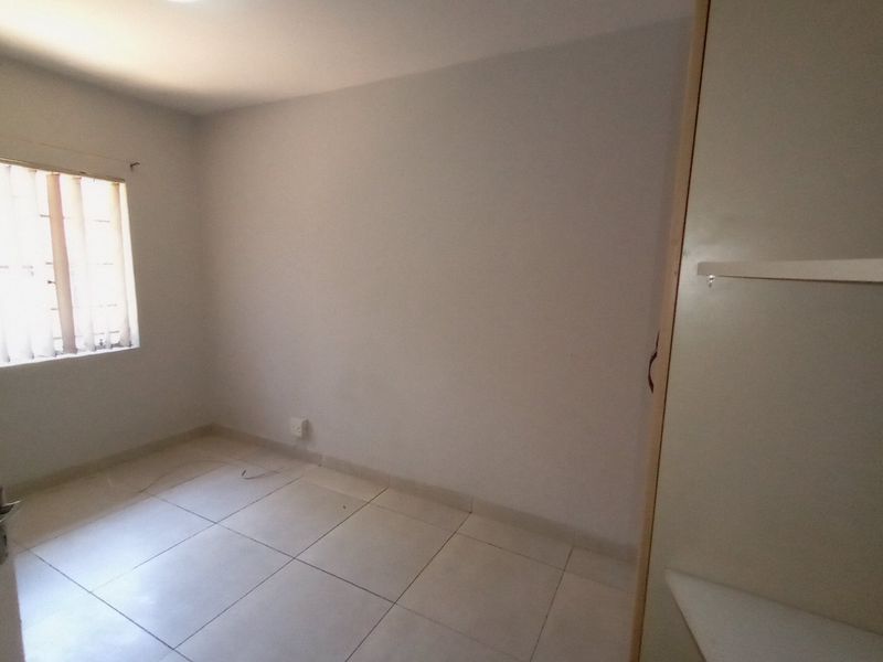 Riviera Close James Walton St Riviera  - Photo 7