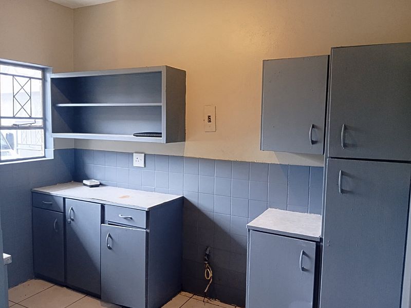 2 Bedroom 1 Bathroom Apartment Ground Floor Unit - Photo 7