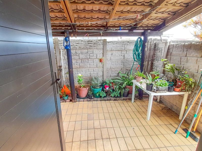 Two Homes, Many Lifestyle Options Including Investment Opportunity in Gonubie, East London - Photo 10
