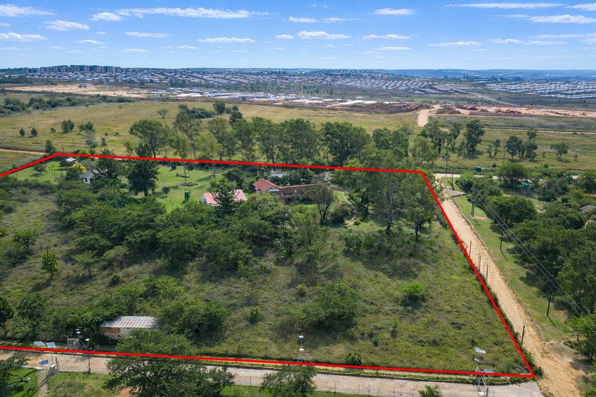 Farmall AH, Fourways | Multi-Dwelling Investment with Strong Income Potential - Photo 3